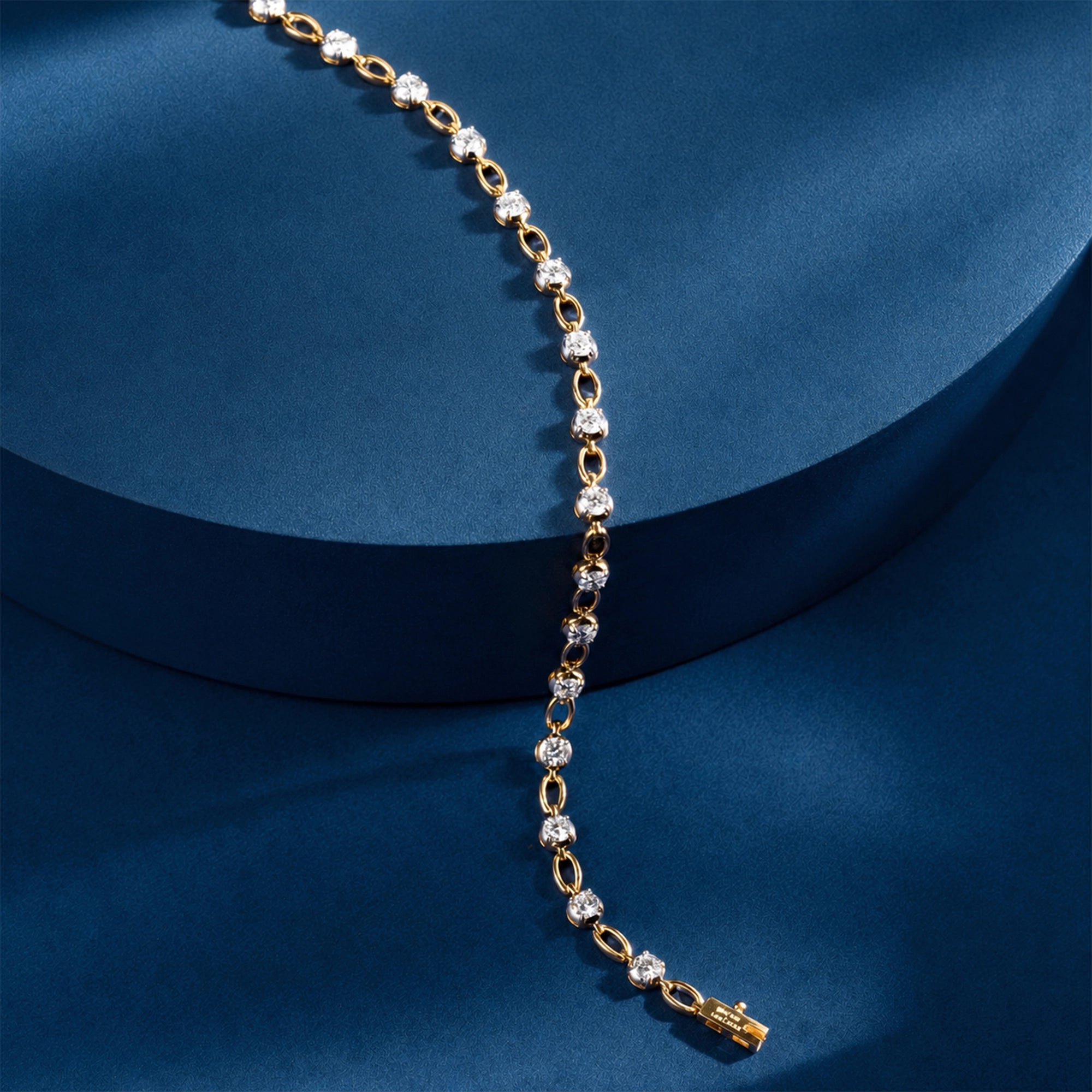 Round Brilliant Diamond Link Tennis Bracelet